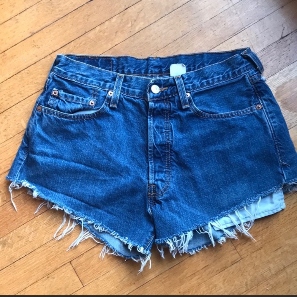LEVIS BLUE DENIM SHORTS